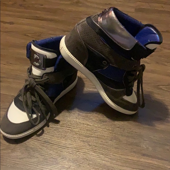 Michael Kors Sneakers - Picture 1 of 10